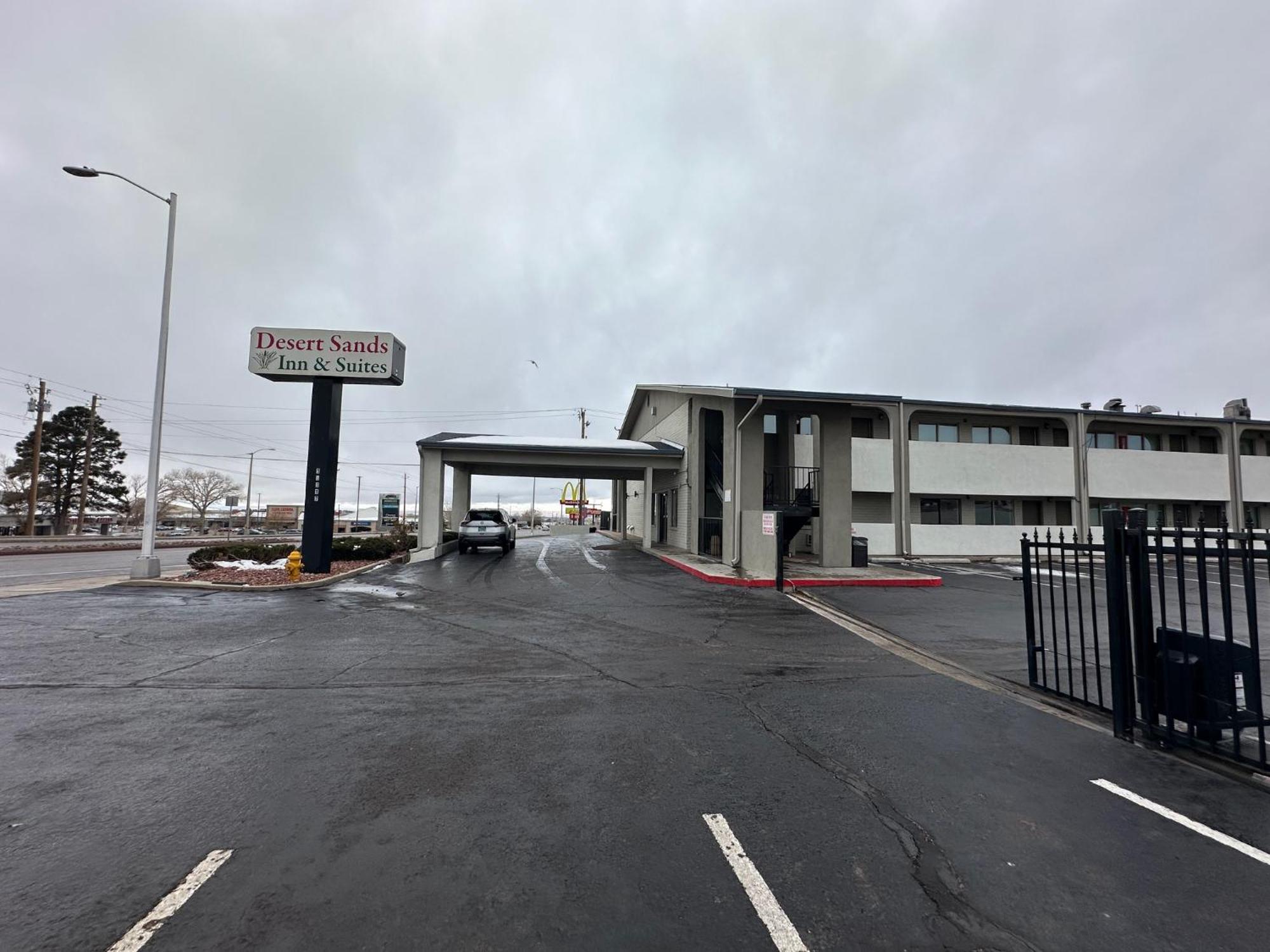 Desert Sands Inn & Suites 阿尔伯克基 外观 照片