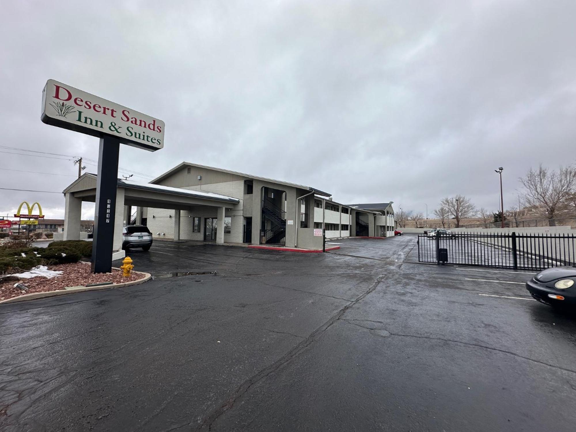 Desert Sands Inn & Suites 阿尔伯克基 外观 照片